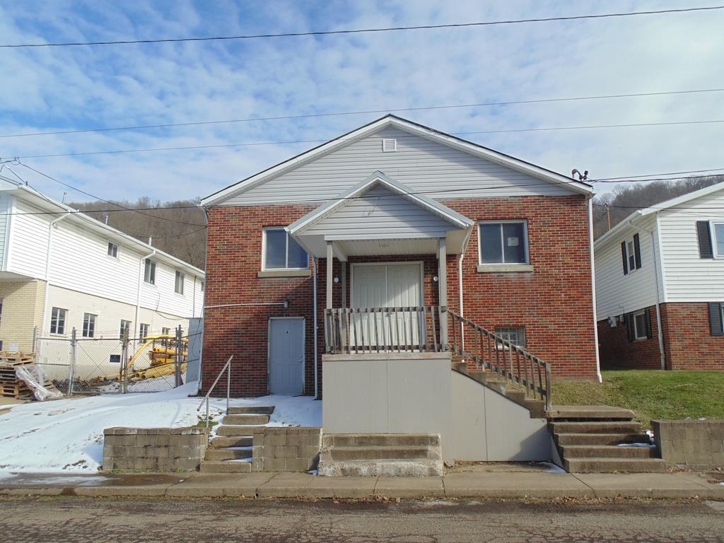 819 5th St - Photo 1