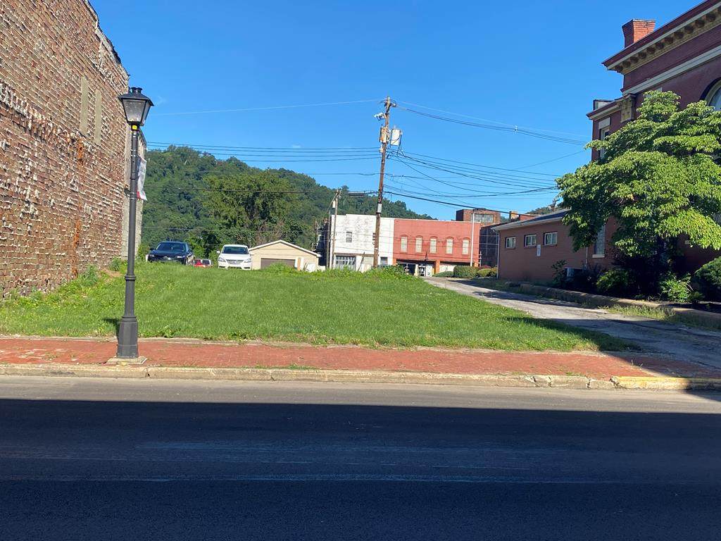 717-719 Charles Street - Photo 1