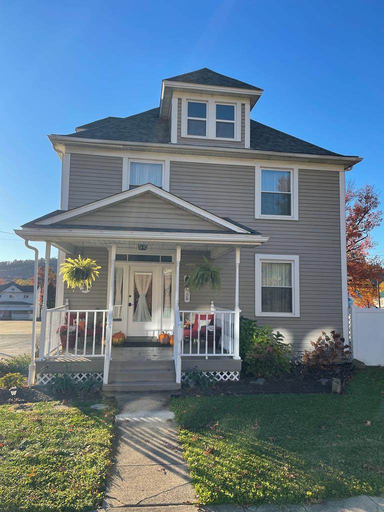 758 4th Street - Photo 1
