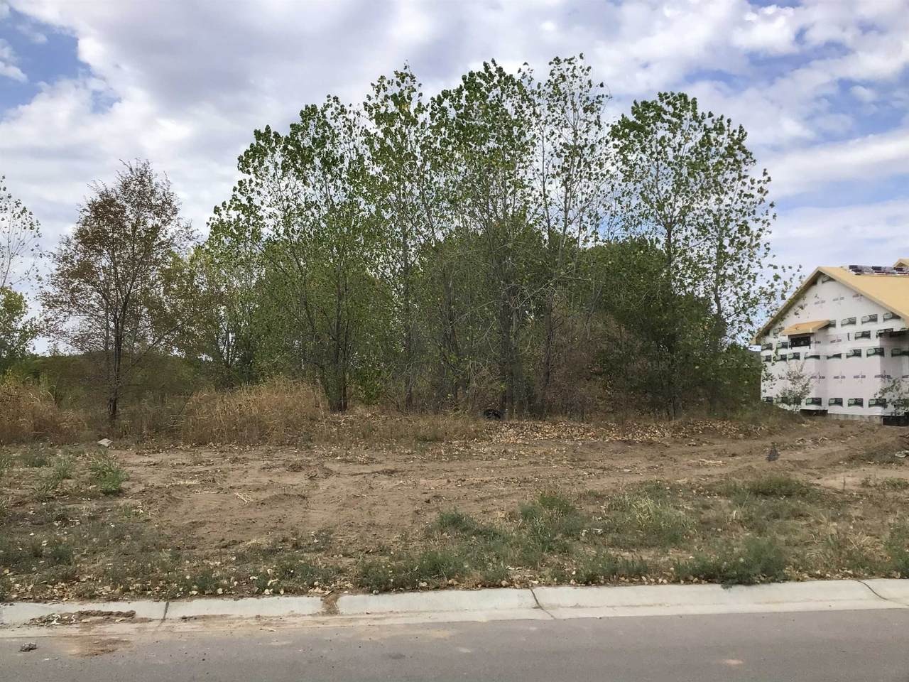 Lot 65 - Photo 1