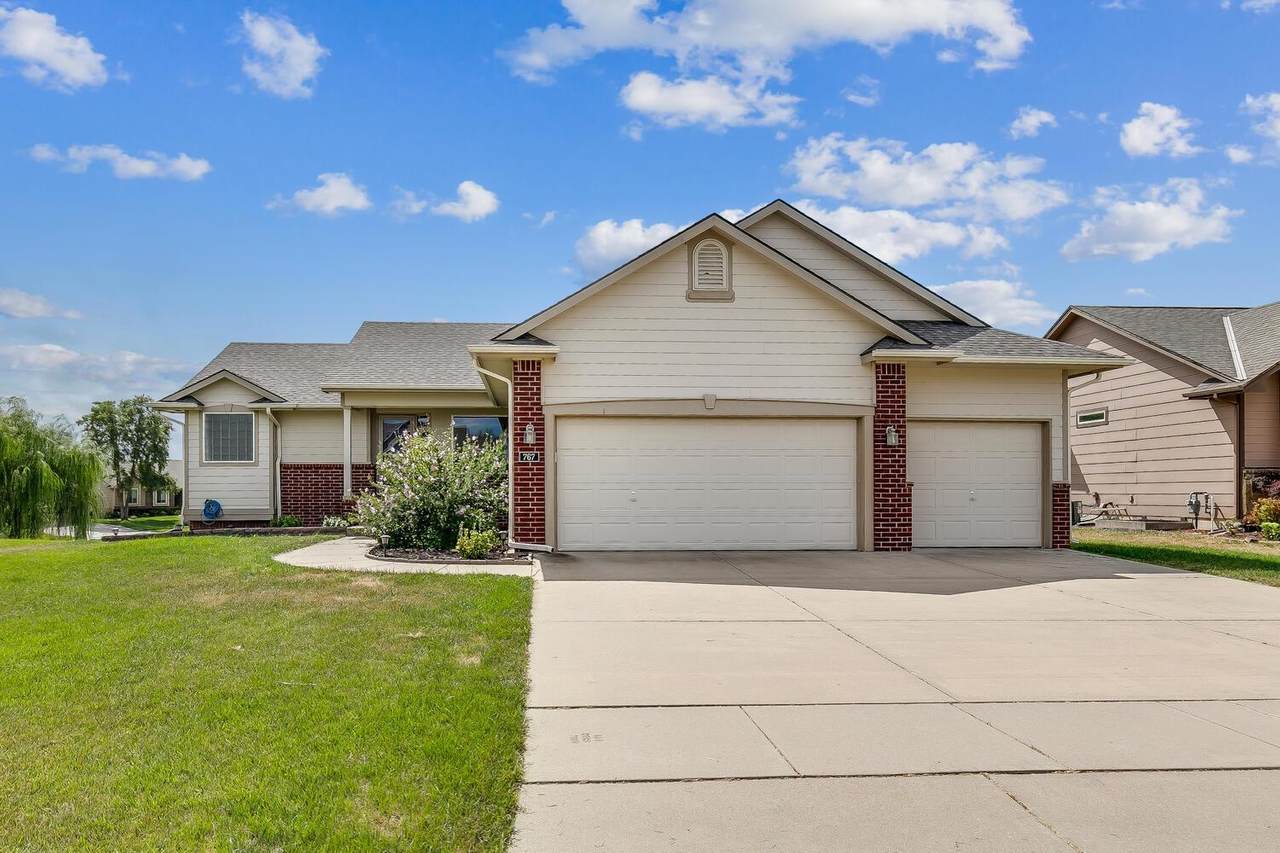 767 Peckham Ct - Photo 1