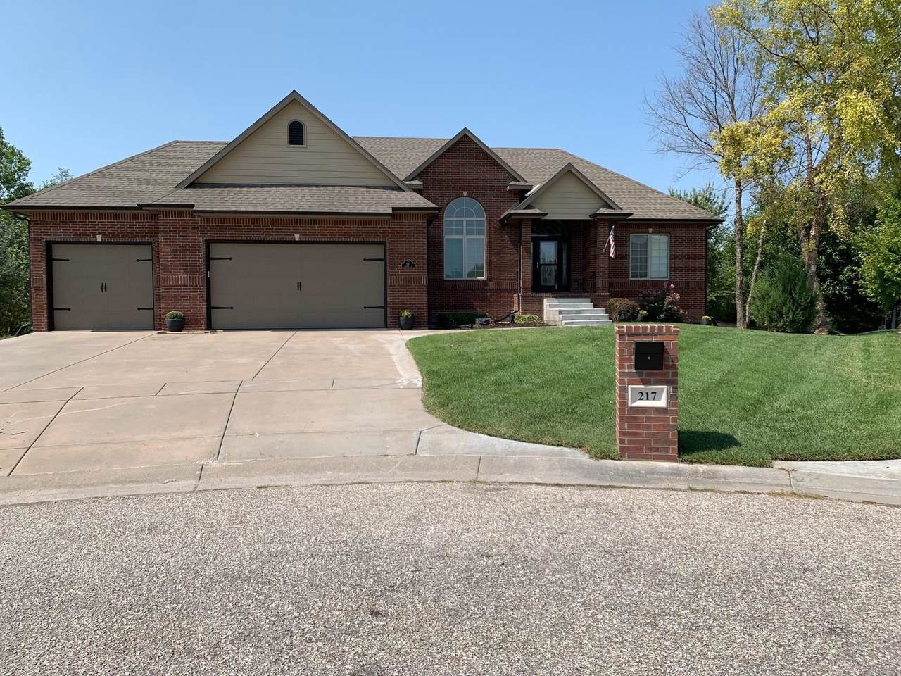 217 Gateway Ct - Photo 1