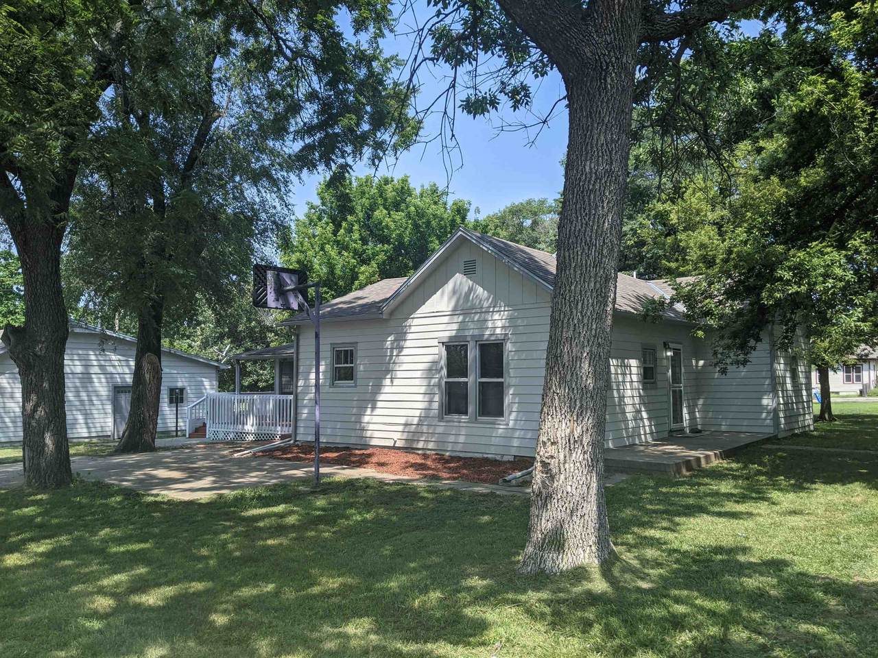 330 Locust - Photo 1
