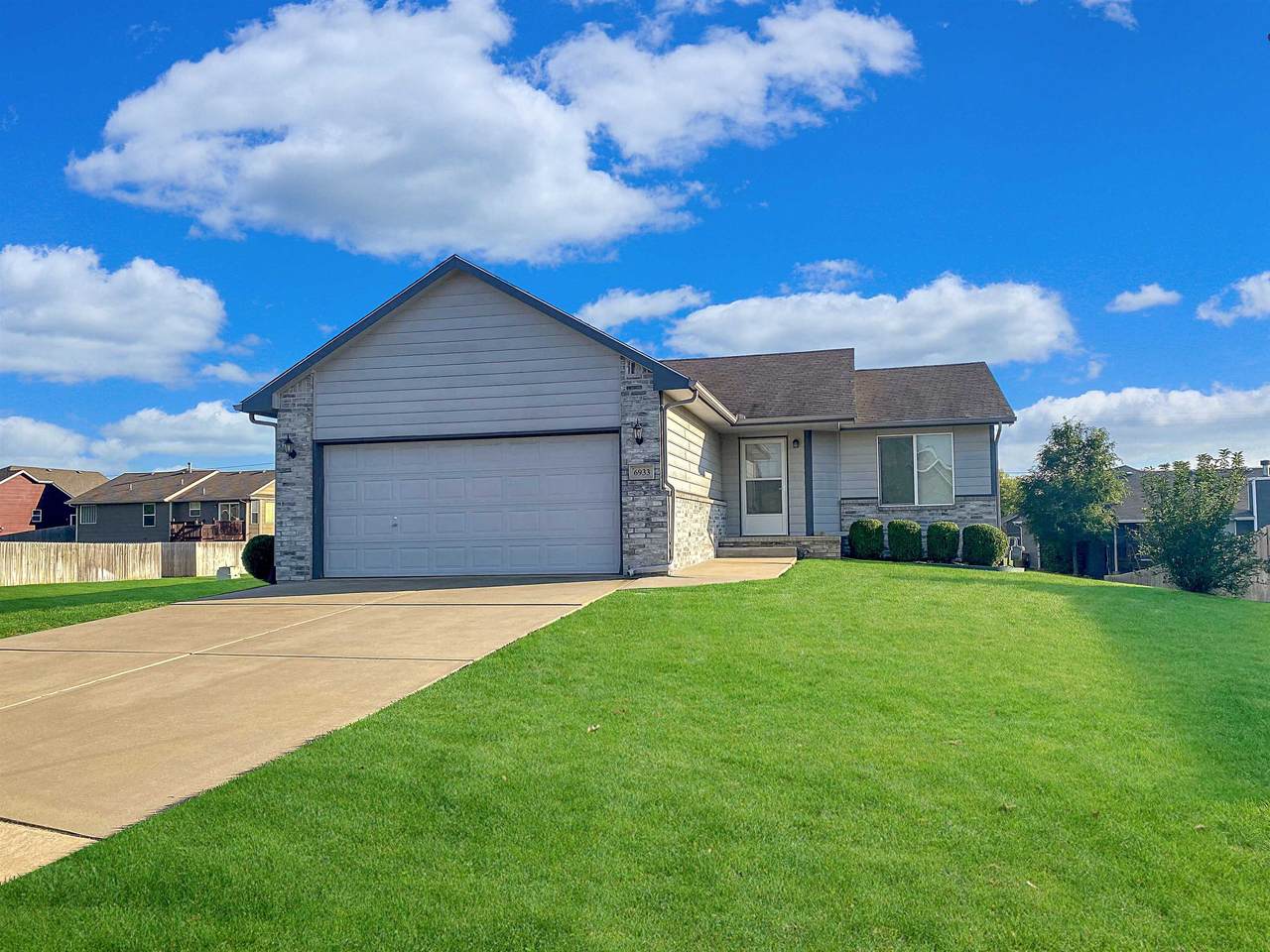 6933 Wendell Cir - Photo 1