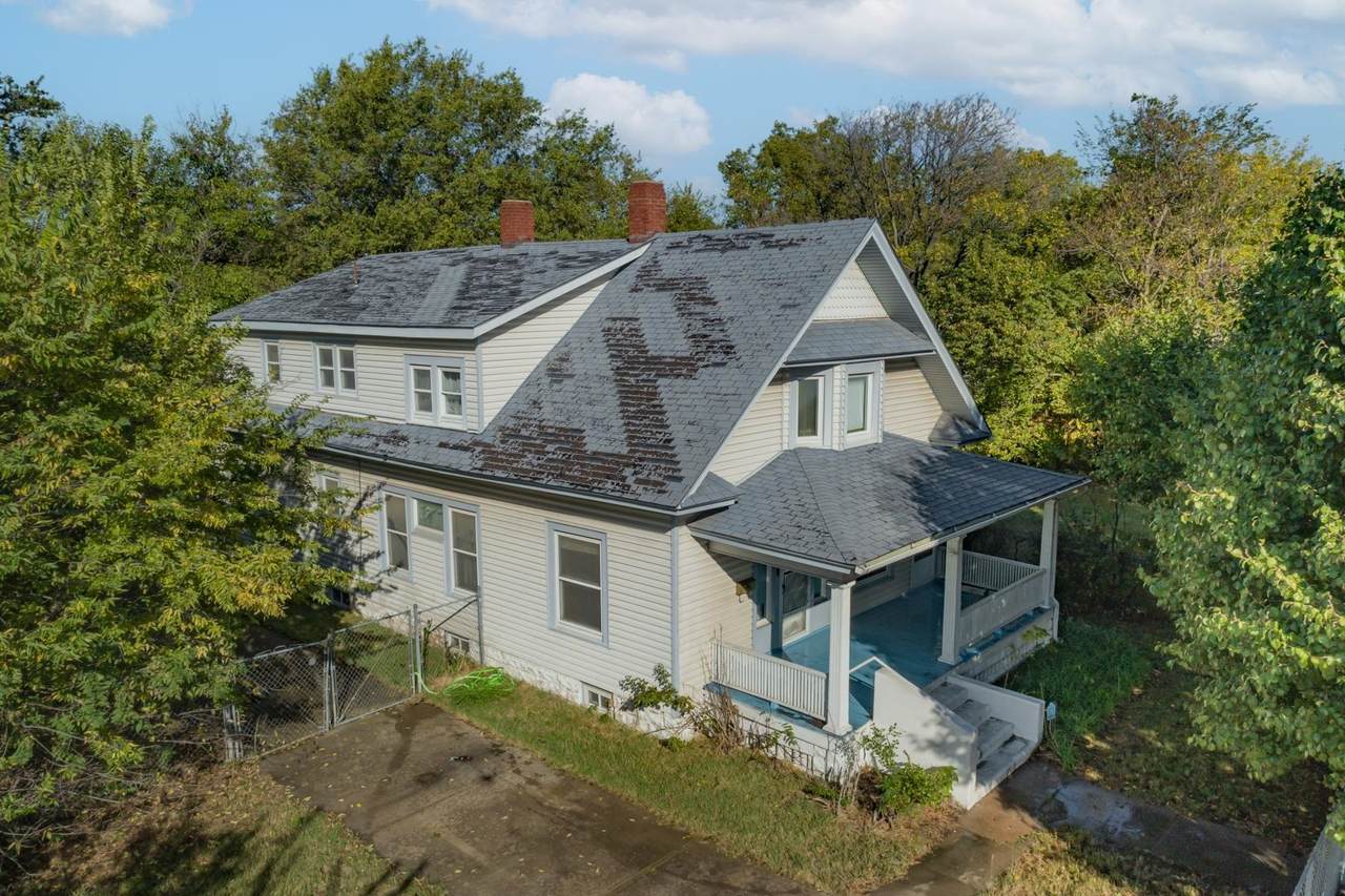 933 Indiana Ave - Photo 1