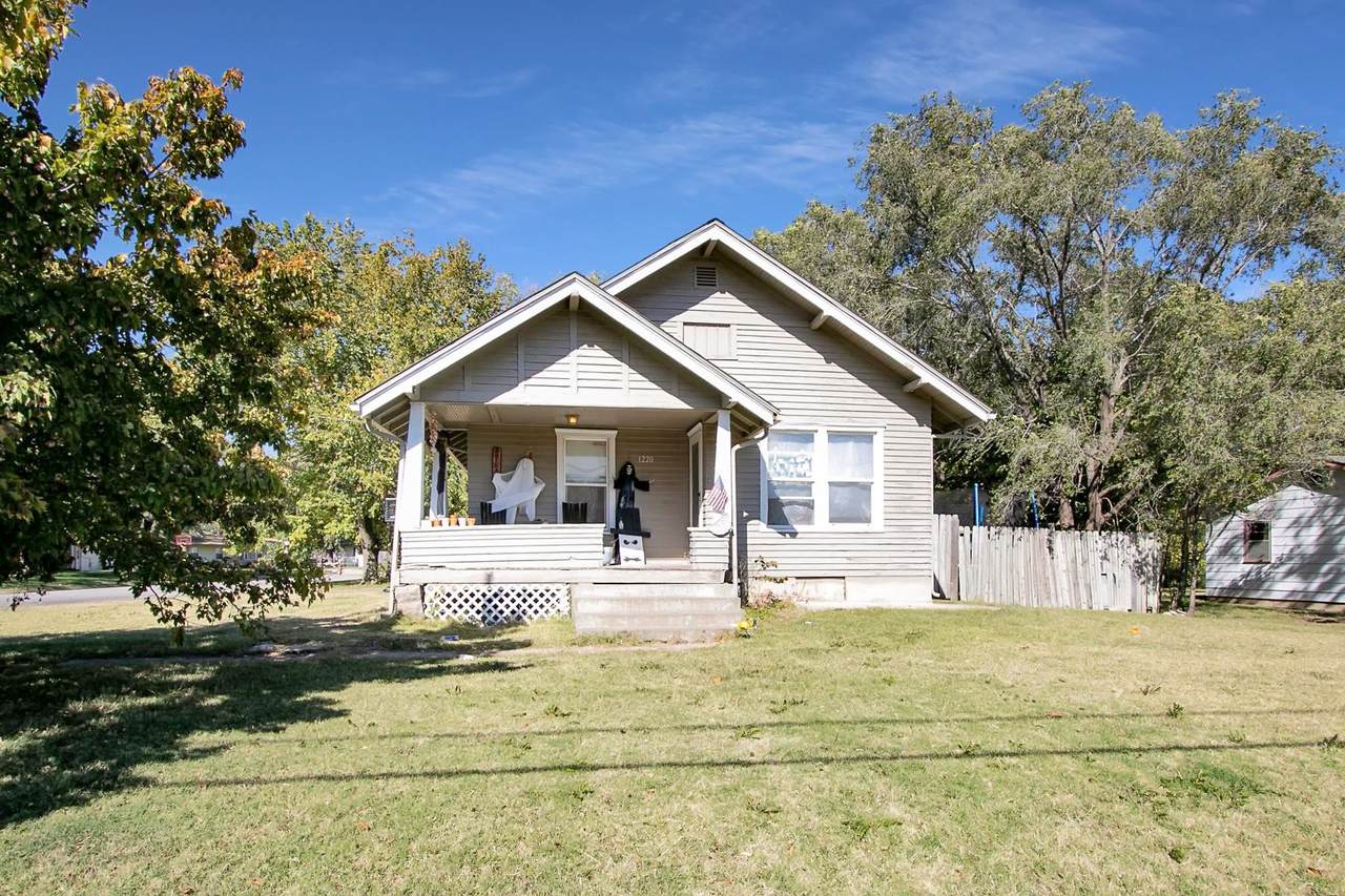 1220 Broadway St - Photo 1