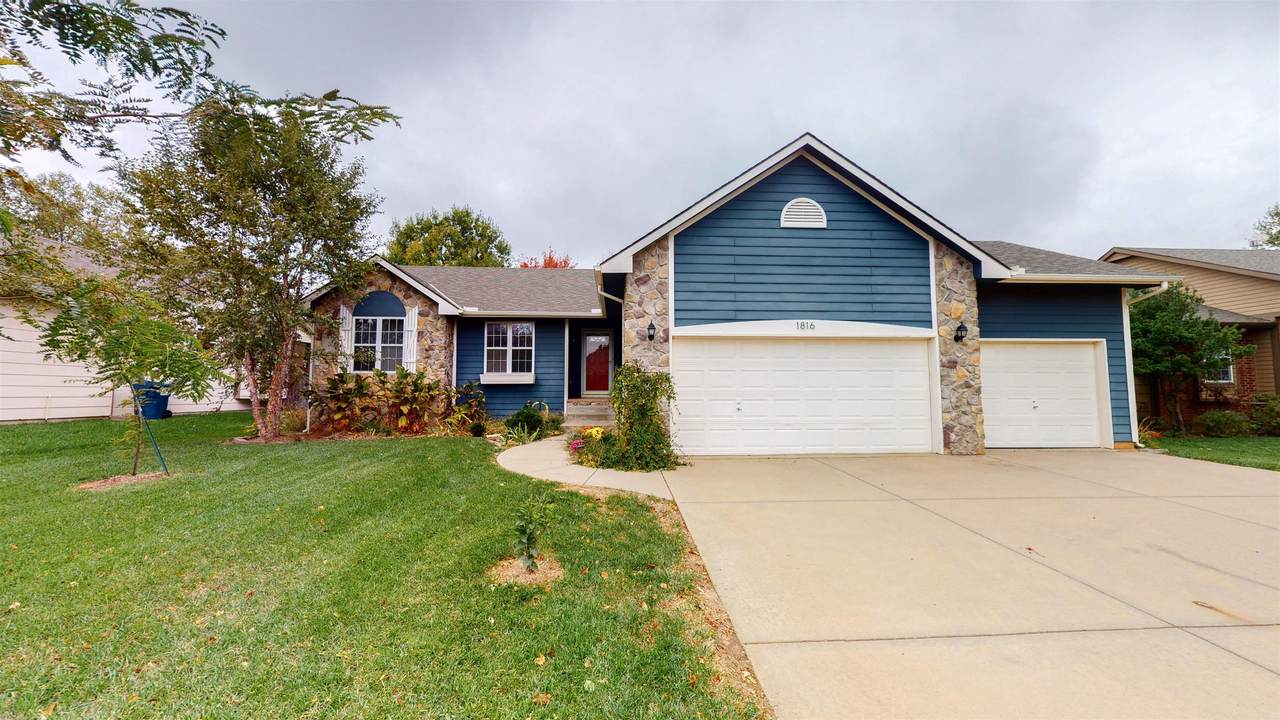 1816 Wyndham Rd - Photo 1