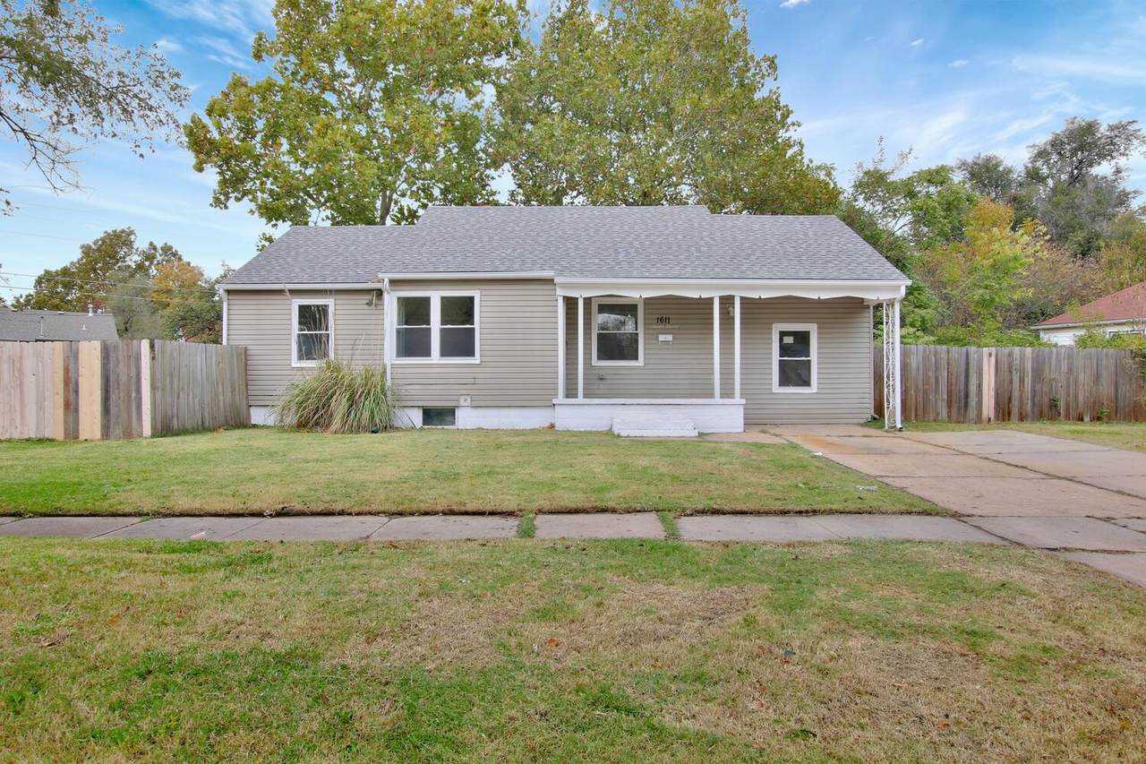 1611 Floberta Rd - Photo 1