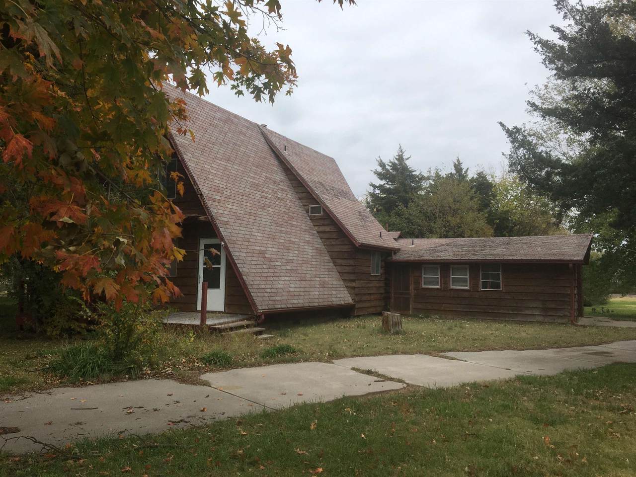 402 Main Ave - Photo 1