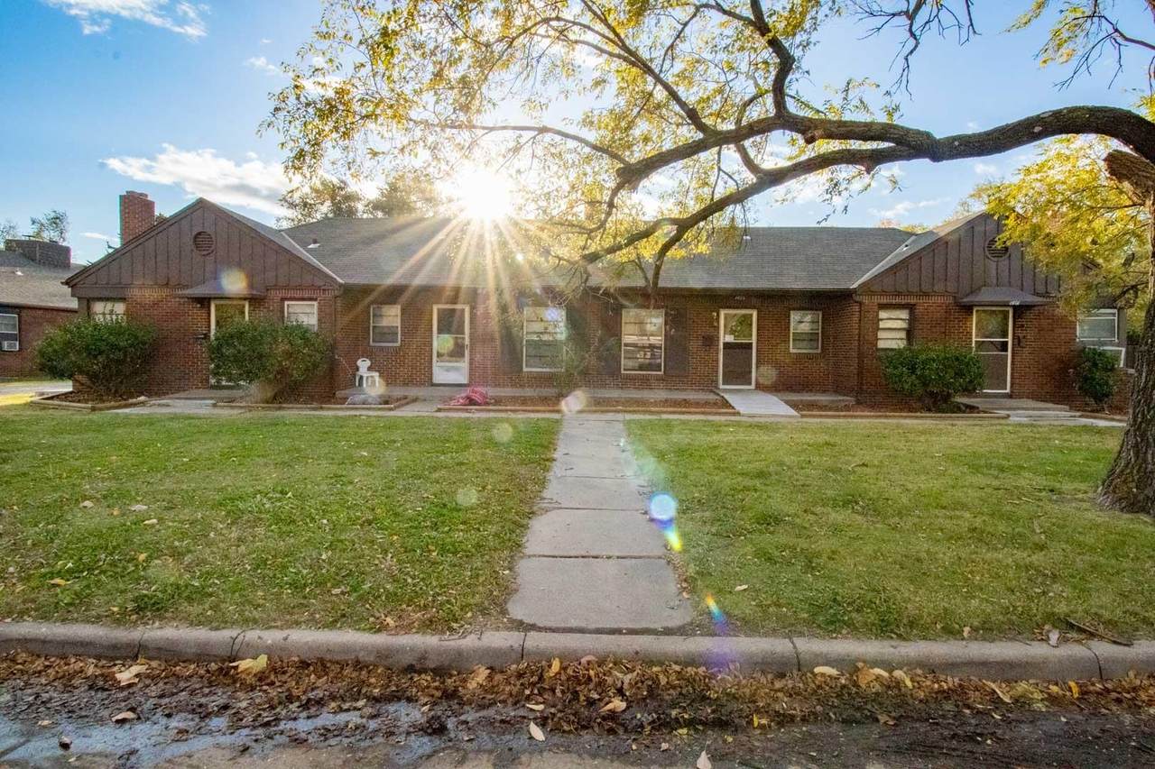1401 George Washington Dr - Photo 1