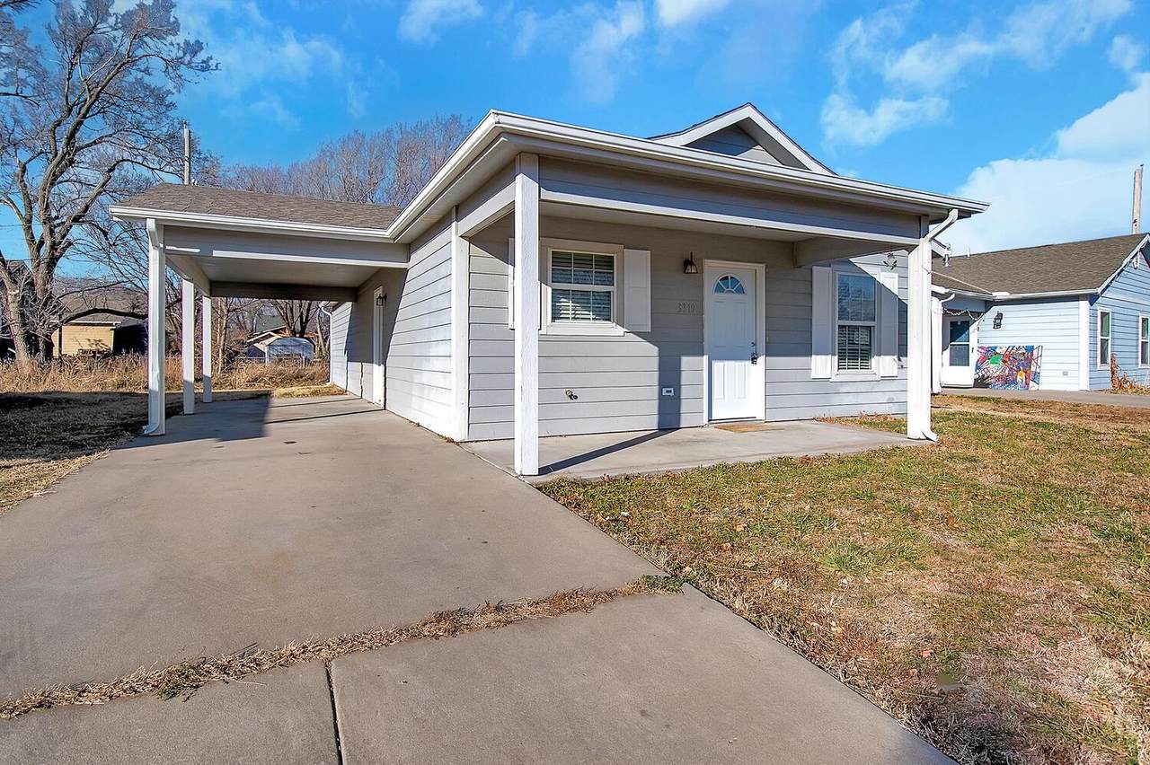 3319 Jackson St - Photo 1