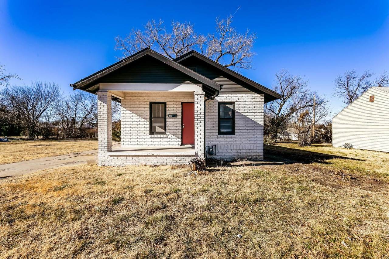 1327 Lorraine Ave - Photo 1