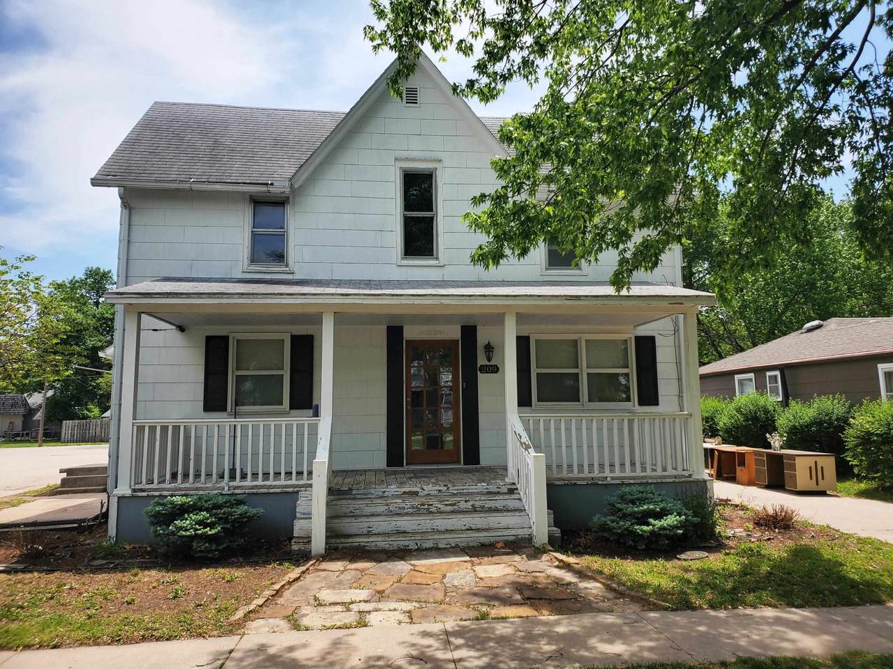 209 Smith - Photo 1