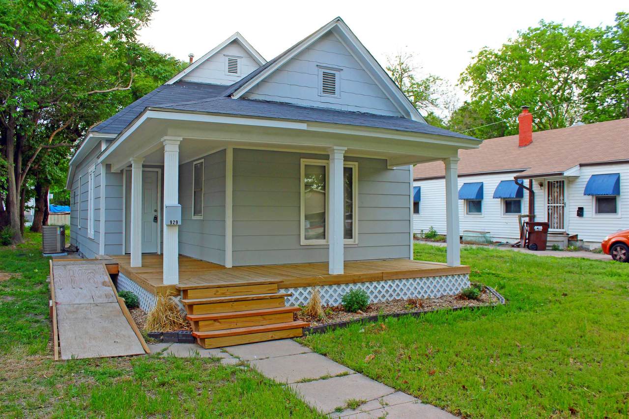 929 Water St - Photo 1