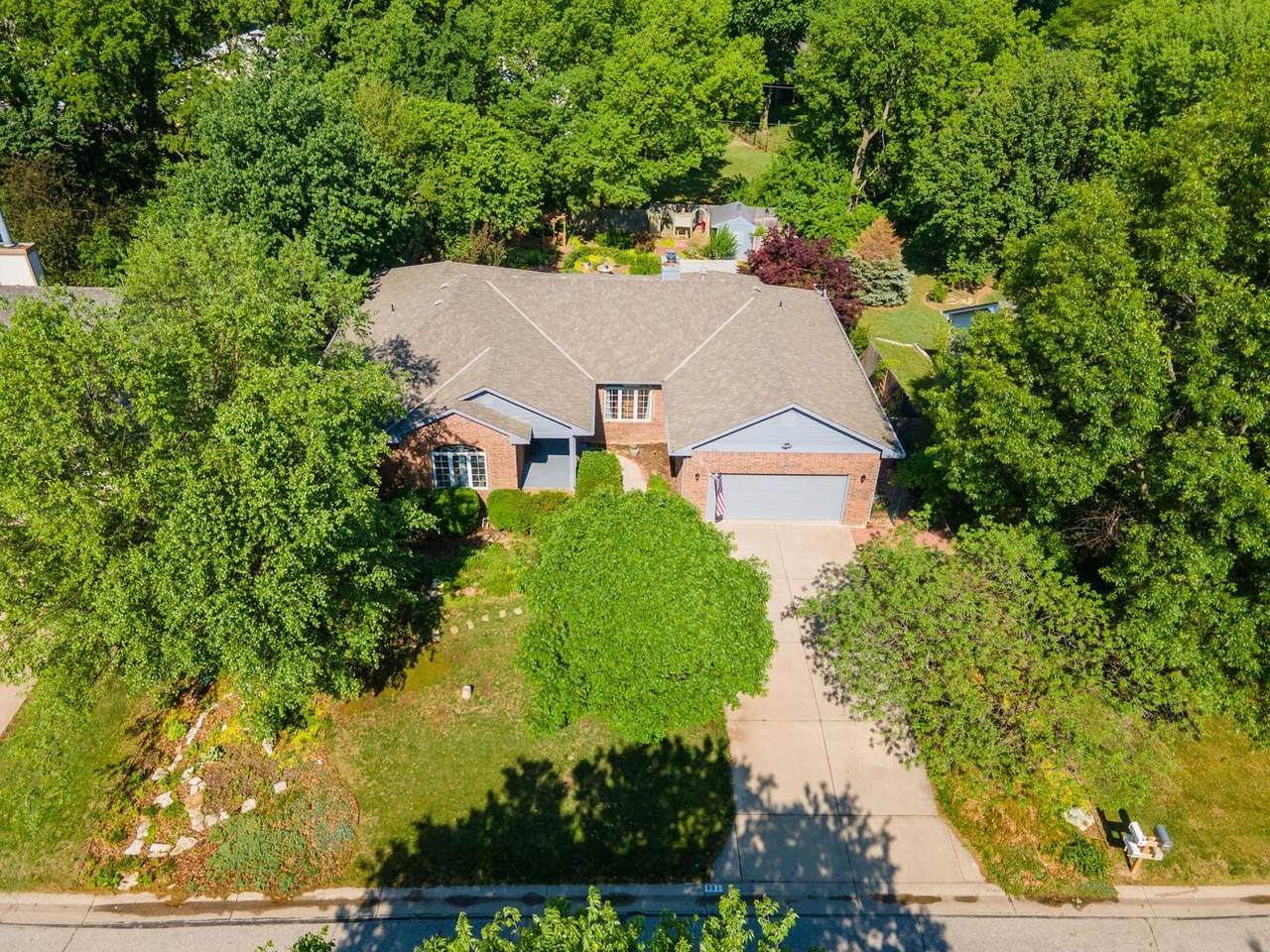901 Honeybrook Ln - Photo 1