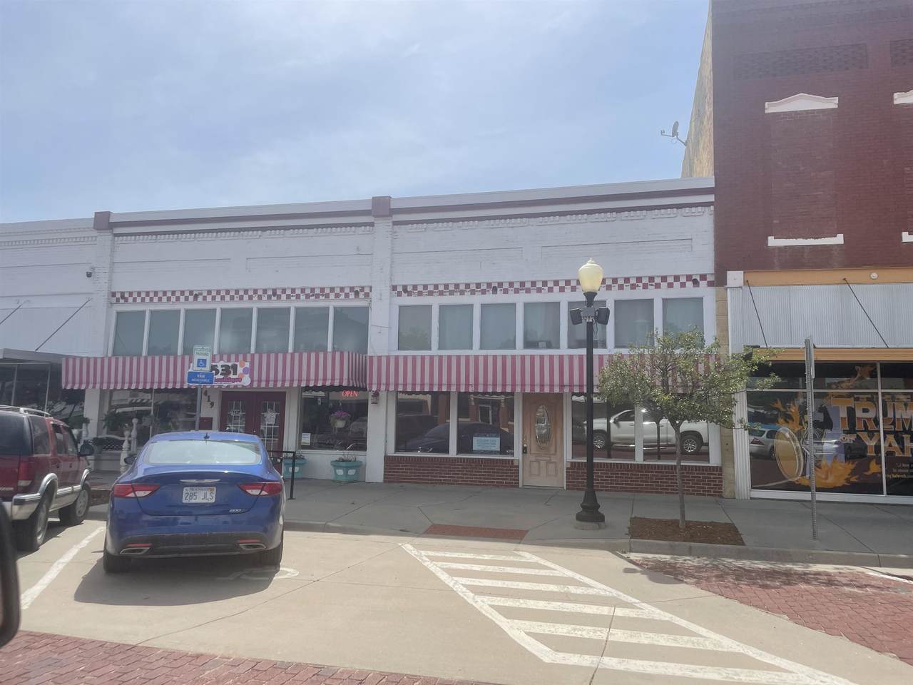 421 State St - Photo 1