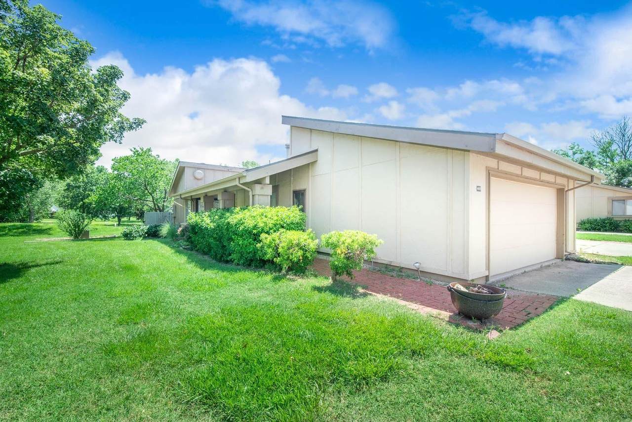 8419 Harry St - Photo 1