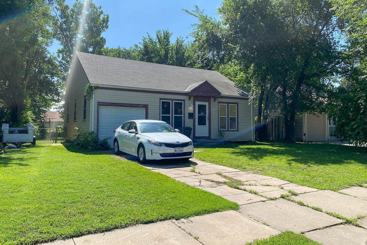 612 Ridgewood Dr - Photo 1