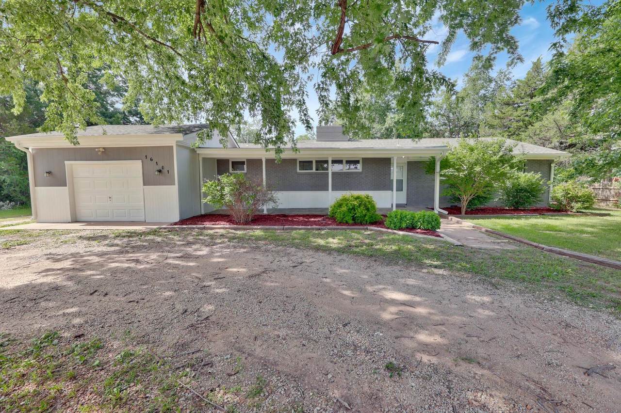 16101 Maple St - Photo 1