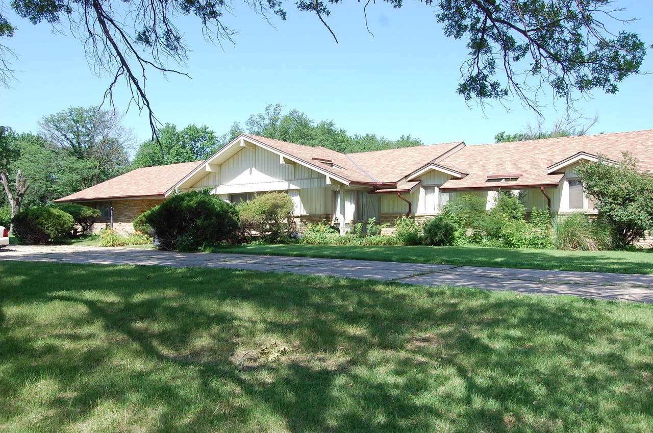 2501 Pershing - Photo 1