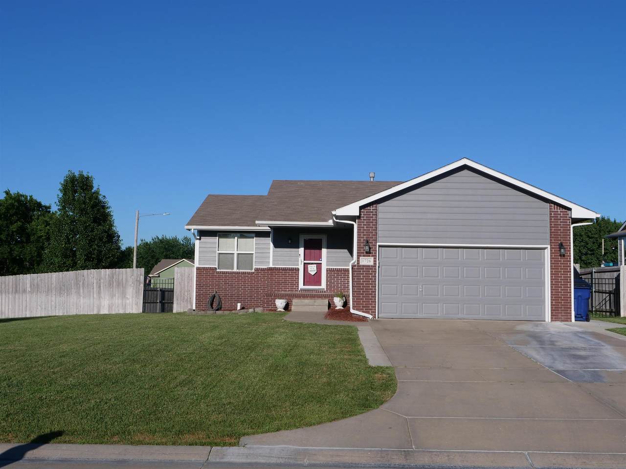 1726 Black Oak Ct - Photo 1