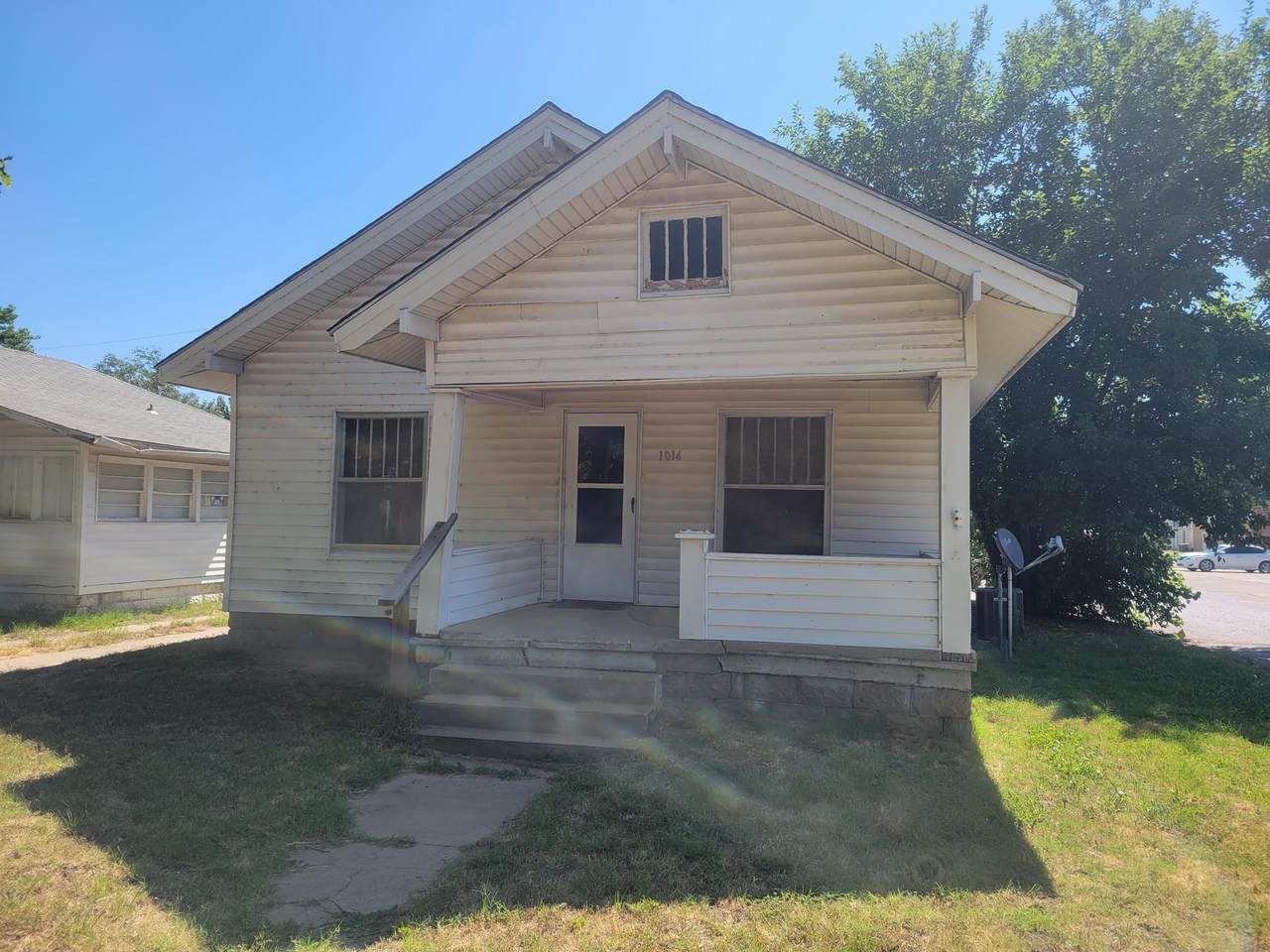 1014 1st Street - Photo 1