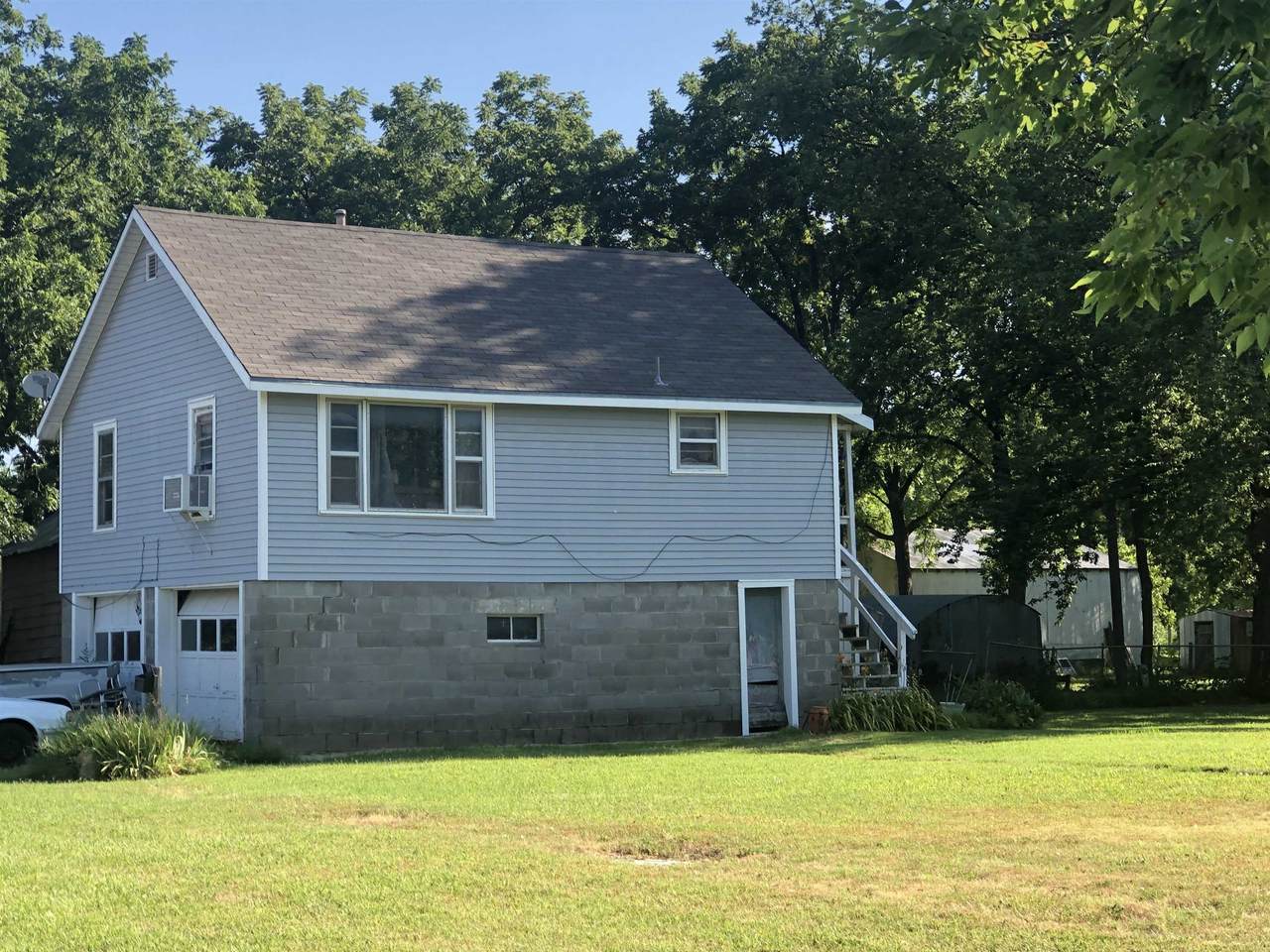 502 Barker St - Photo 1