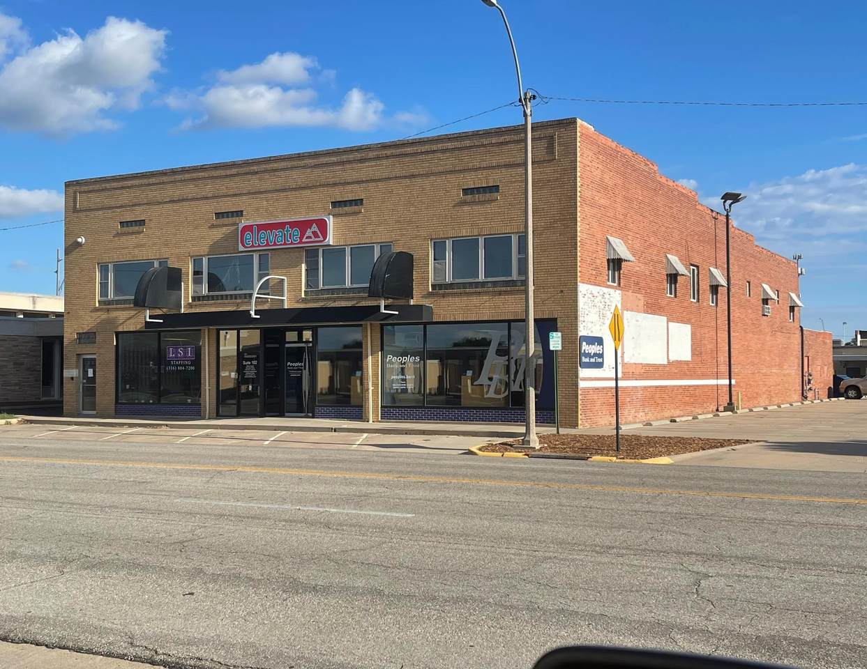 123 Broadway St - Photo 1