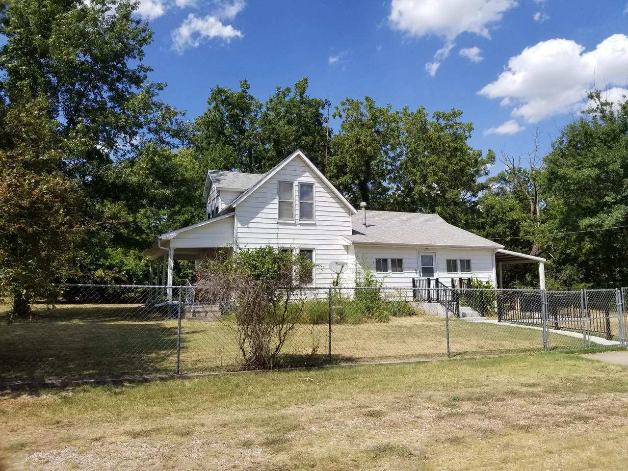 404 Water St - Photo 1