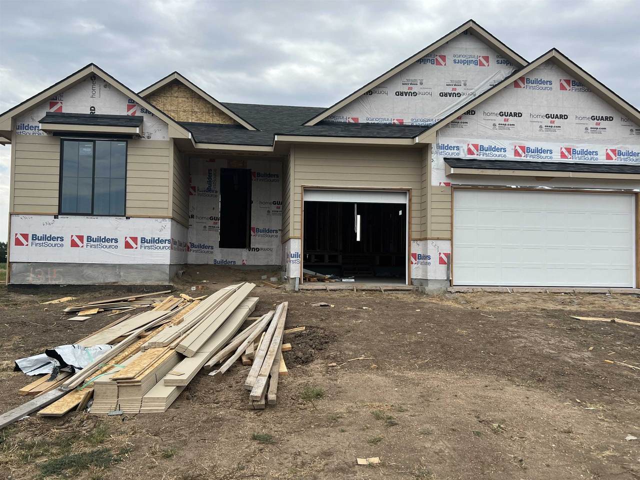 1315 Footbridge St - Photo 1