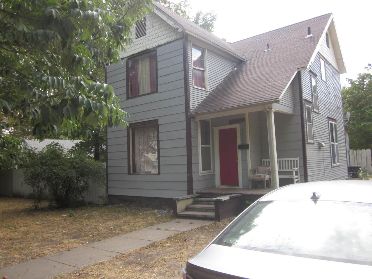 1115 Laura Ave - Photo 1