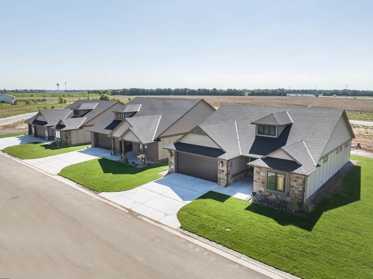 1505 Dove Place - Photo 1
