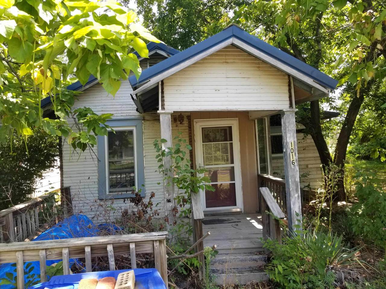 1016 Main St - Photo 1