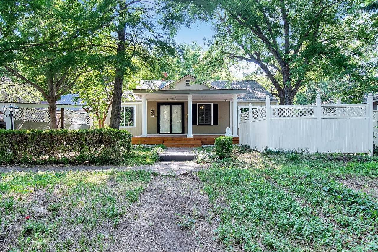 532 Roosevelt St - Photo 1