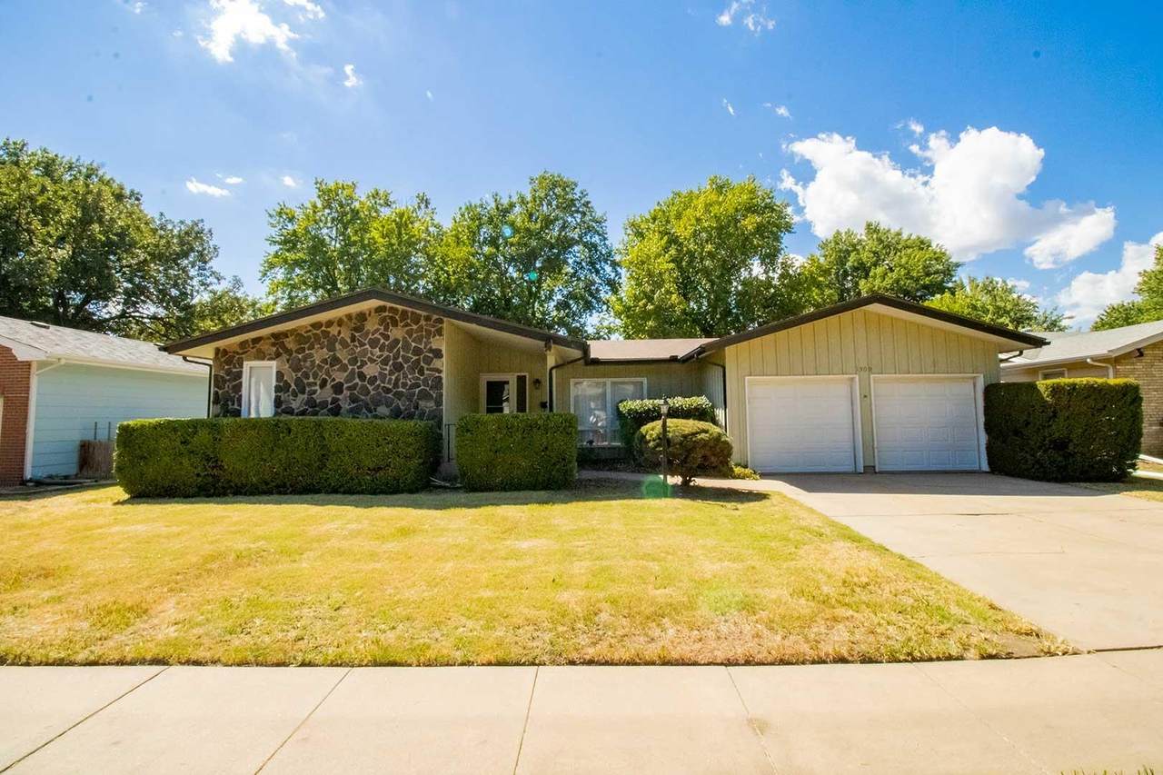 1309 Dunsworth Ave - Photo 1