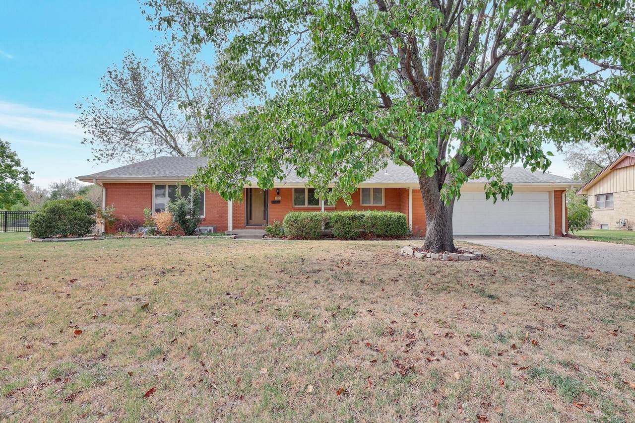 3015 River Park Dr - Photo 1