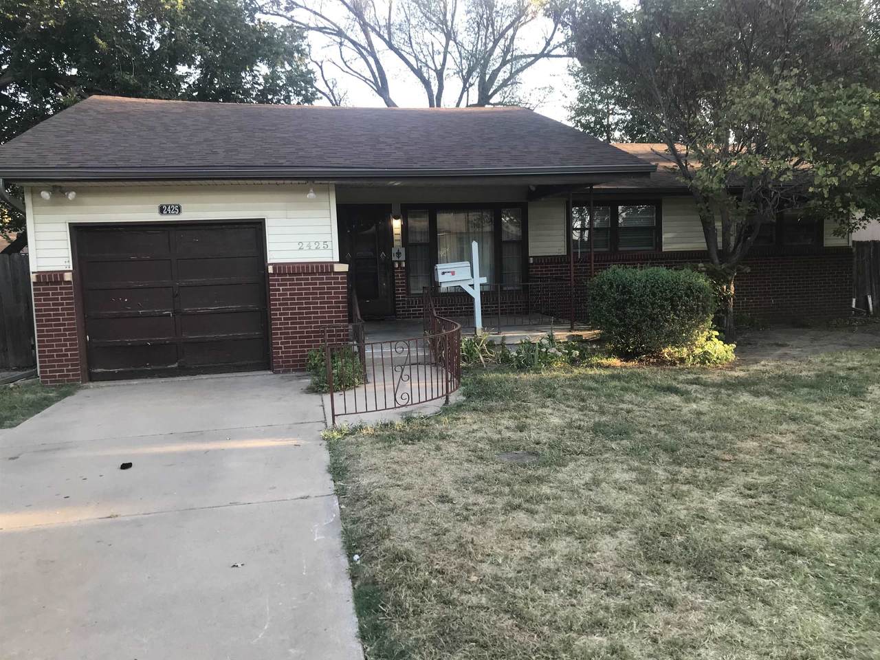 2425 Marigold - Photo 1