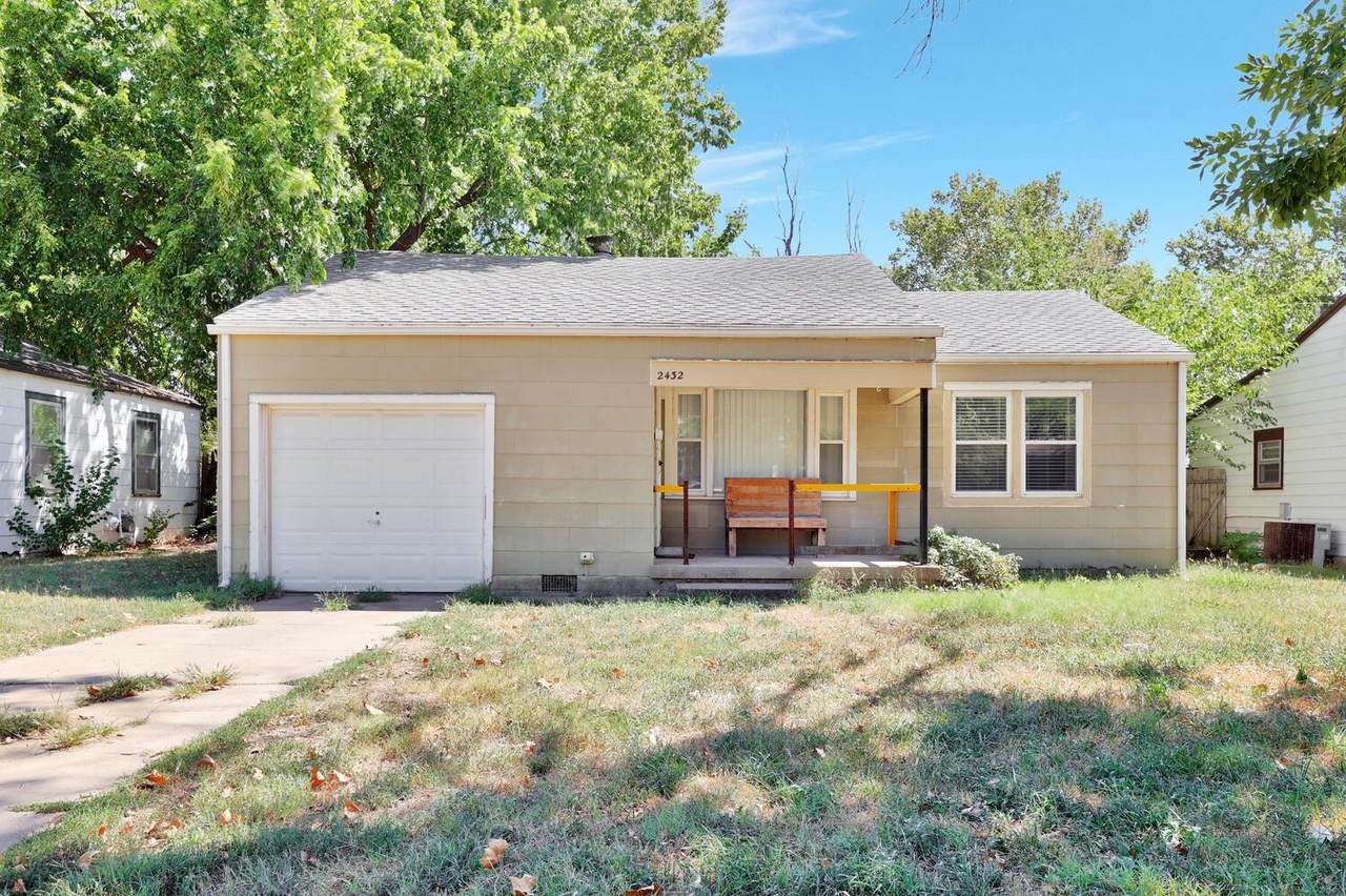 2432 Greenwood St - Photo 1
