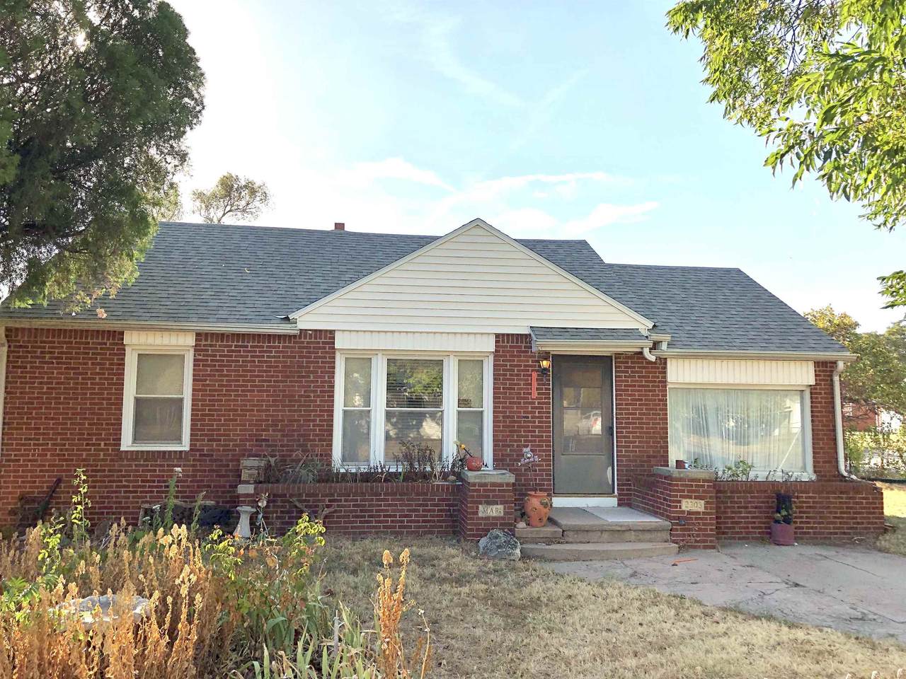 2303 Palisade Ave - Photo 1