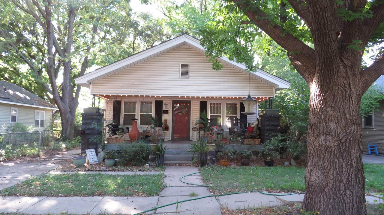 423 Estelle St - Photo 1