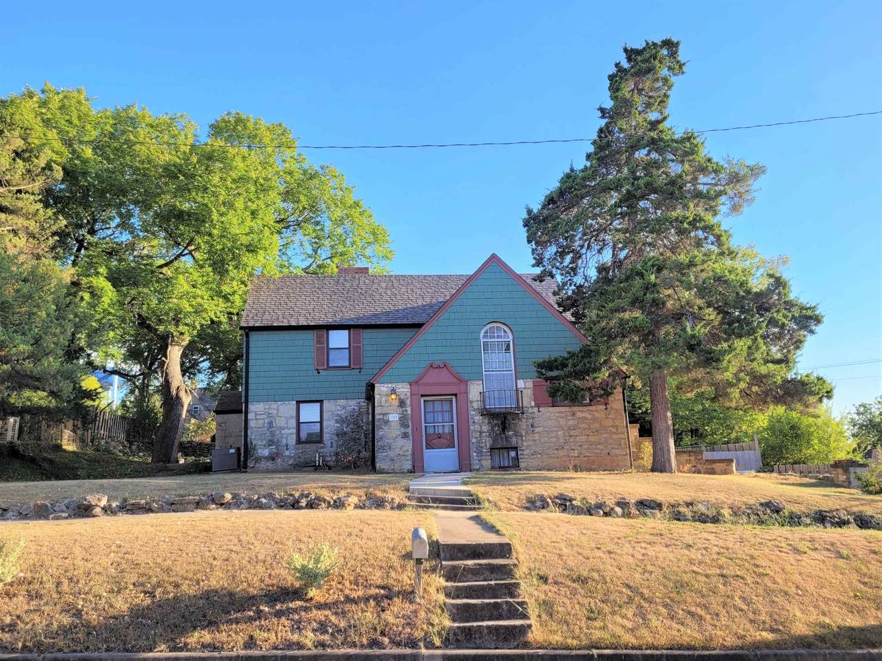 1619 Ames - Photo 1
