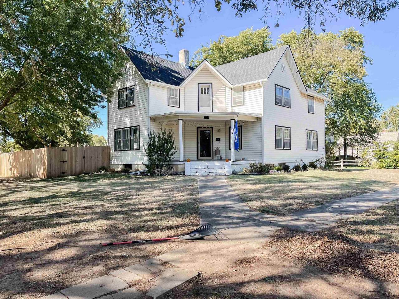 702 Anthony Ave - Photo 1