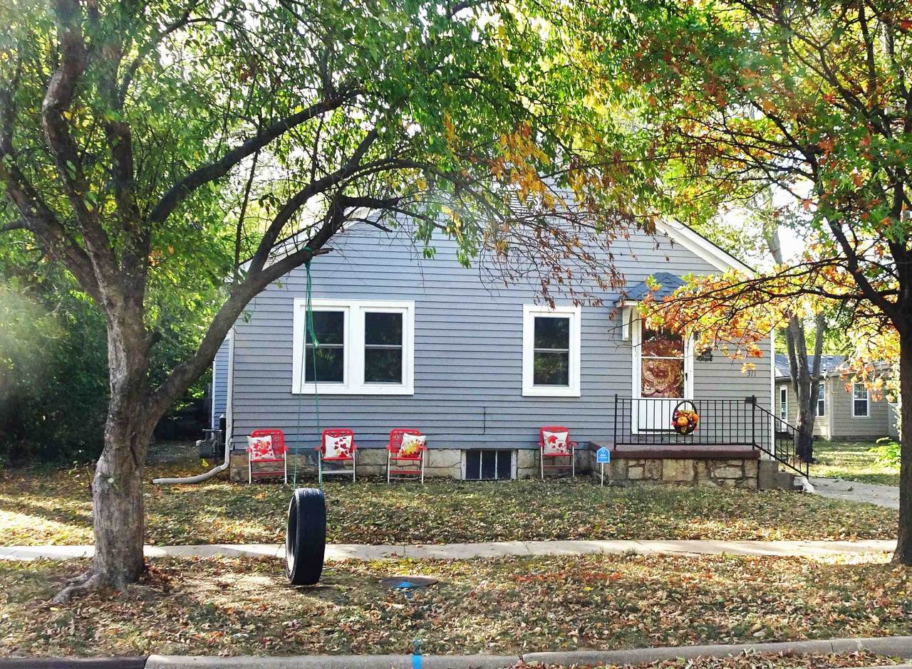 311 Topeka St - Photo 1