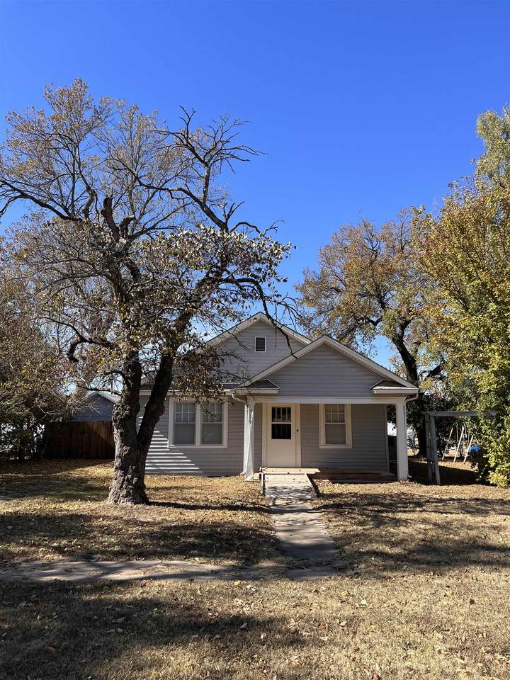 419 Sycamore St - Photo 1