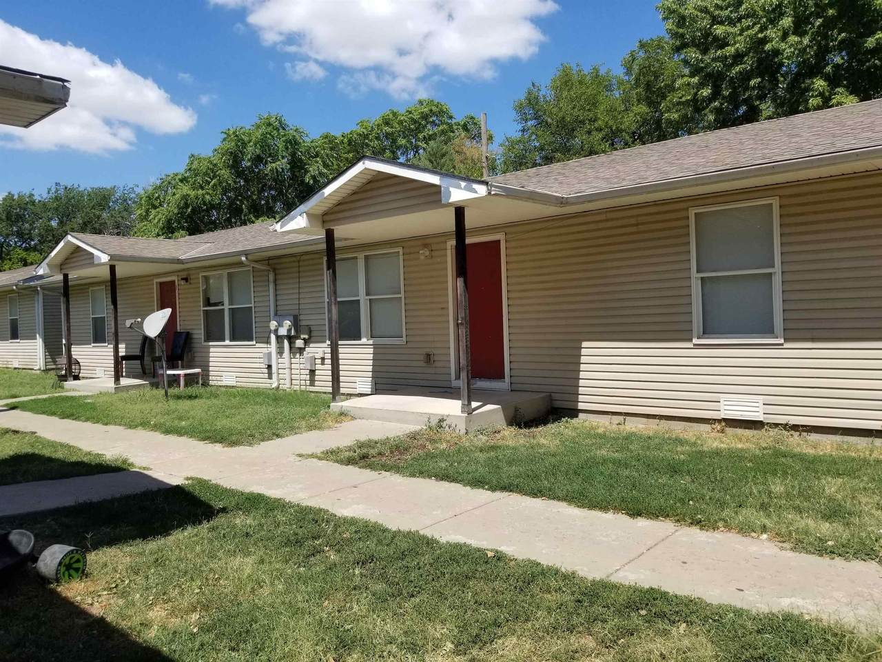 1330 Everett St - Photo 1