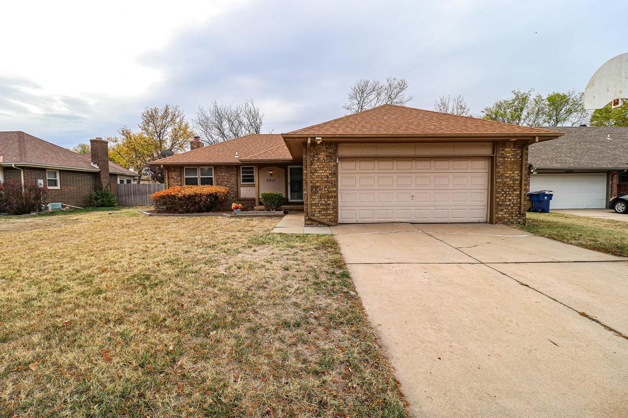 2215 Lori Ln - Photo 1