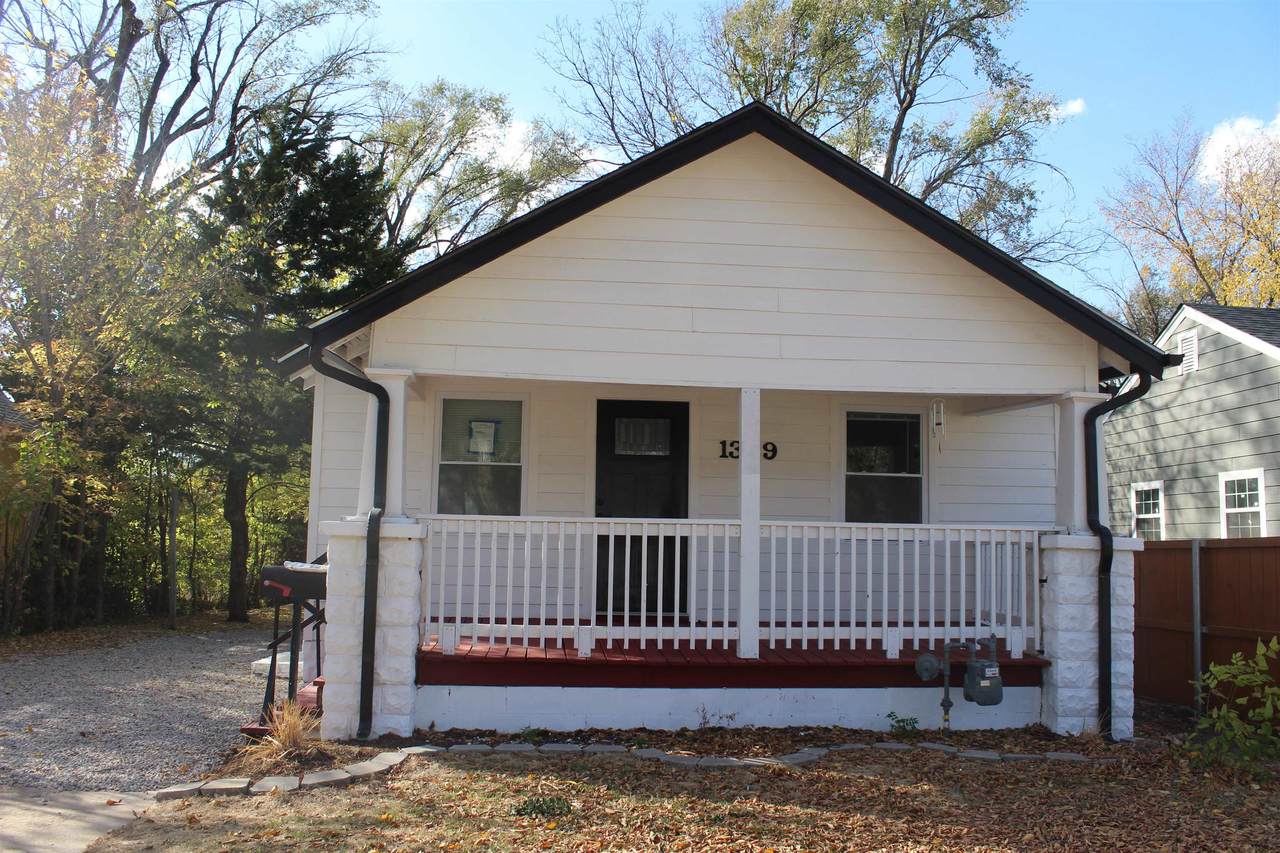 1329 Erie Ave - Photo 1