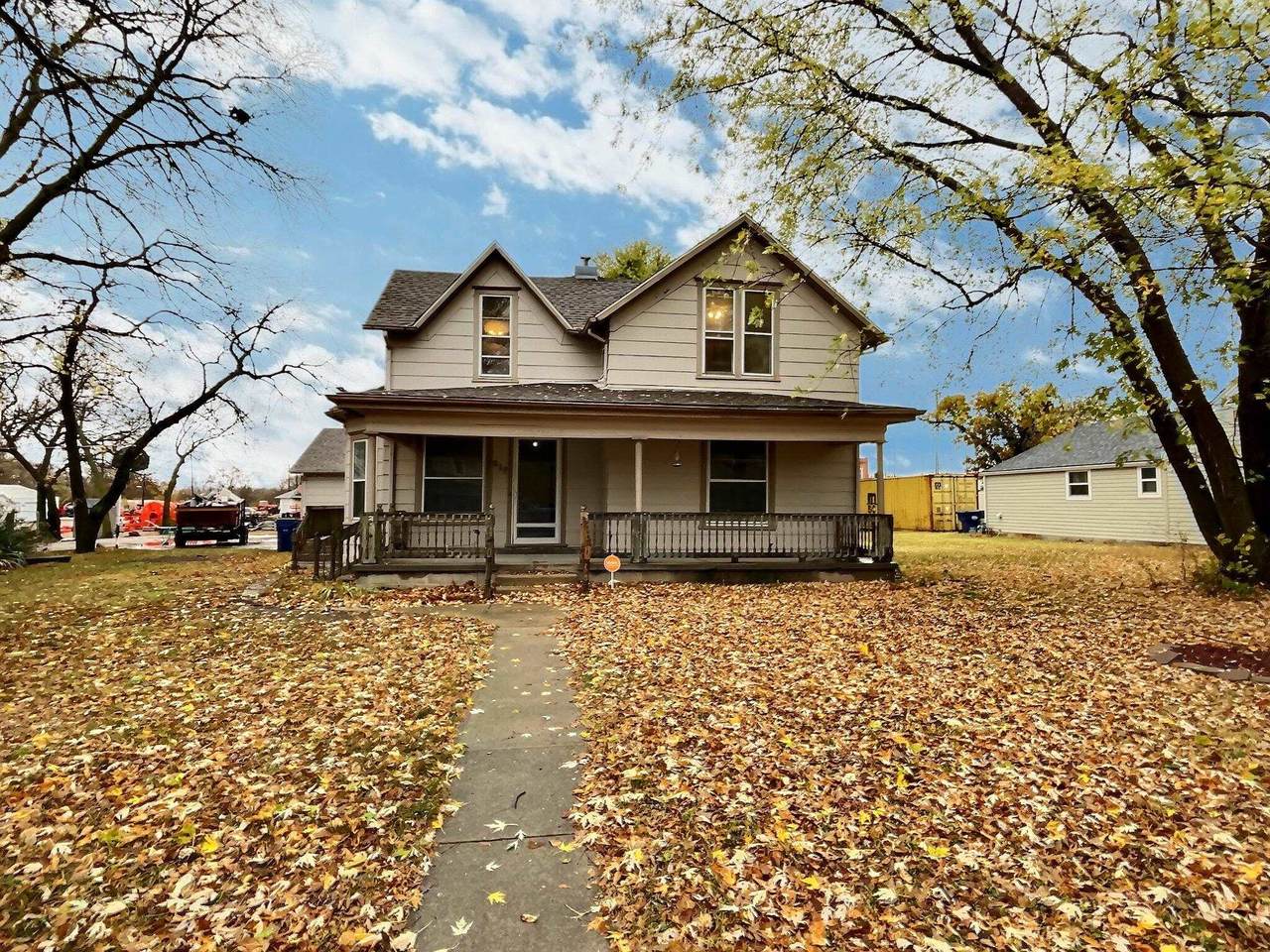 217 Elm St - Photo 1