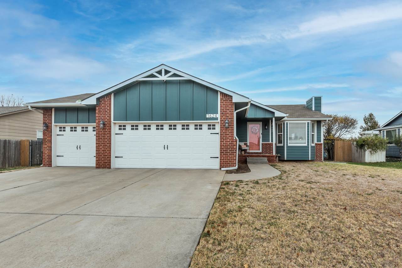 1624 Firefly St - Photo 1