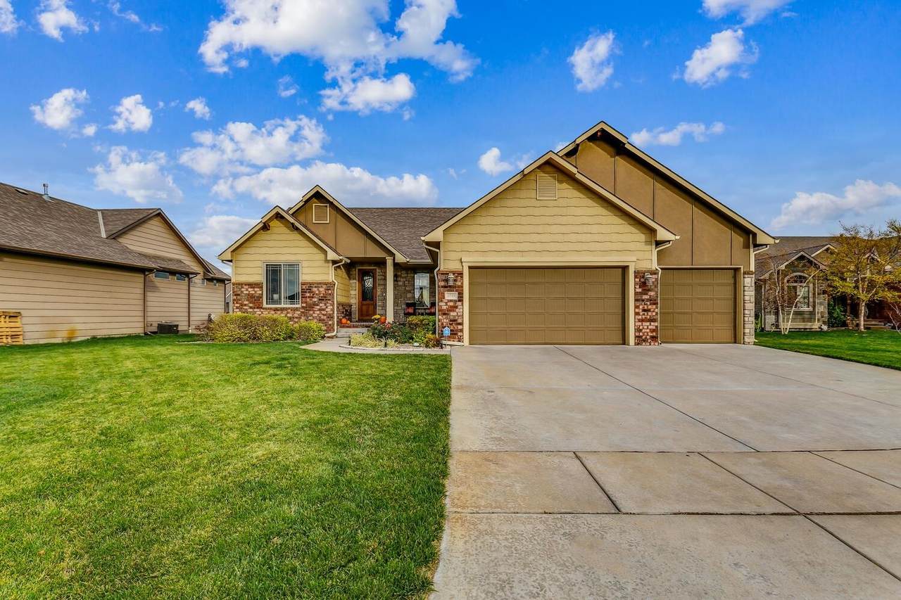 4718 Emerald Ct - Photo 1